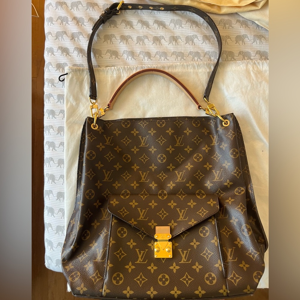 LOUIS VUITTON MONOGRAM HOBO METIS